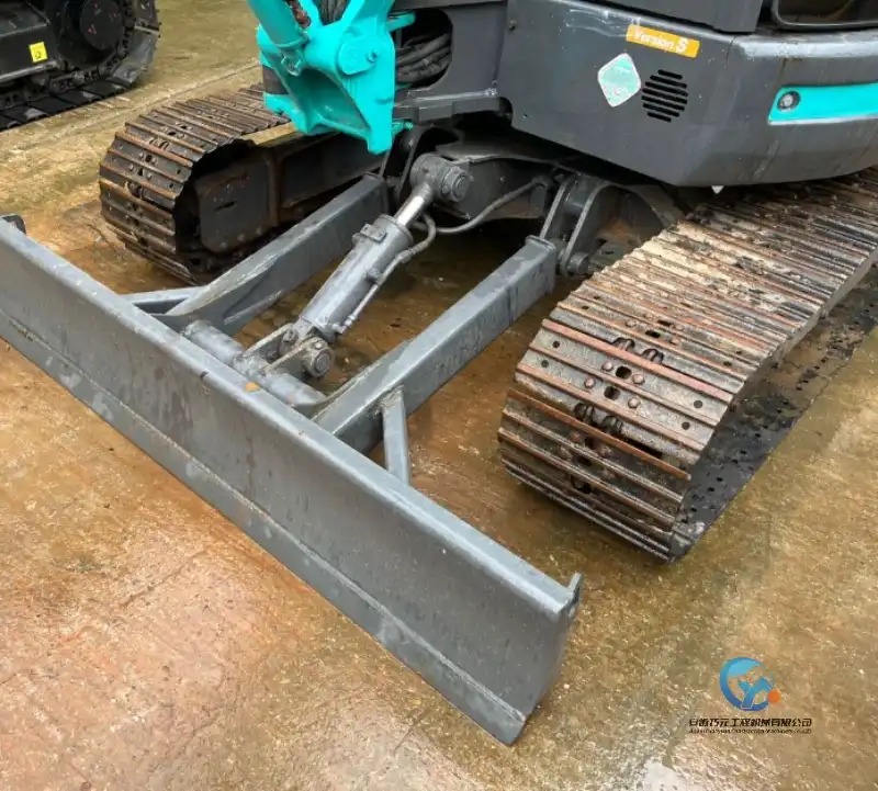 9_Used-Excavator-Kobelco-SK557