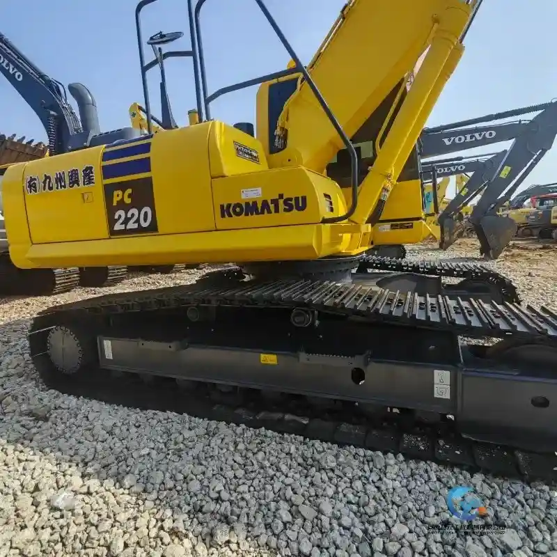 9_Used-Excavator-Komatsu-PC22012_W_800px