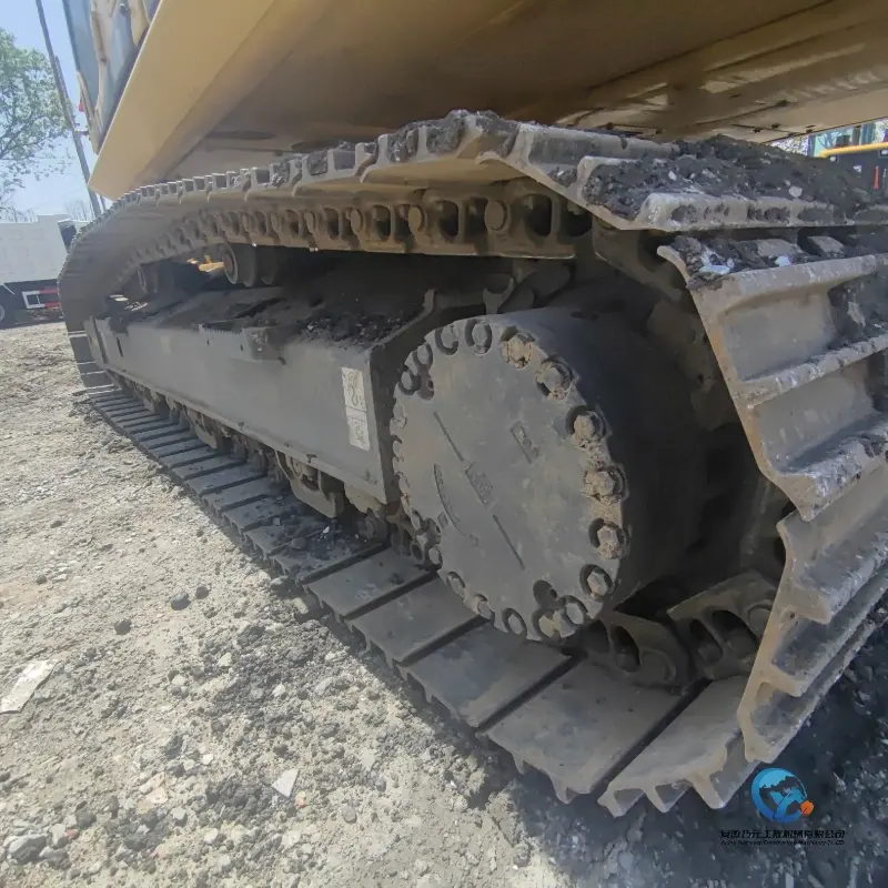 9_Used-Excavator-Komatsu-PC2705
