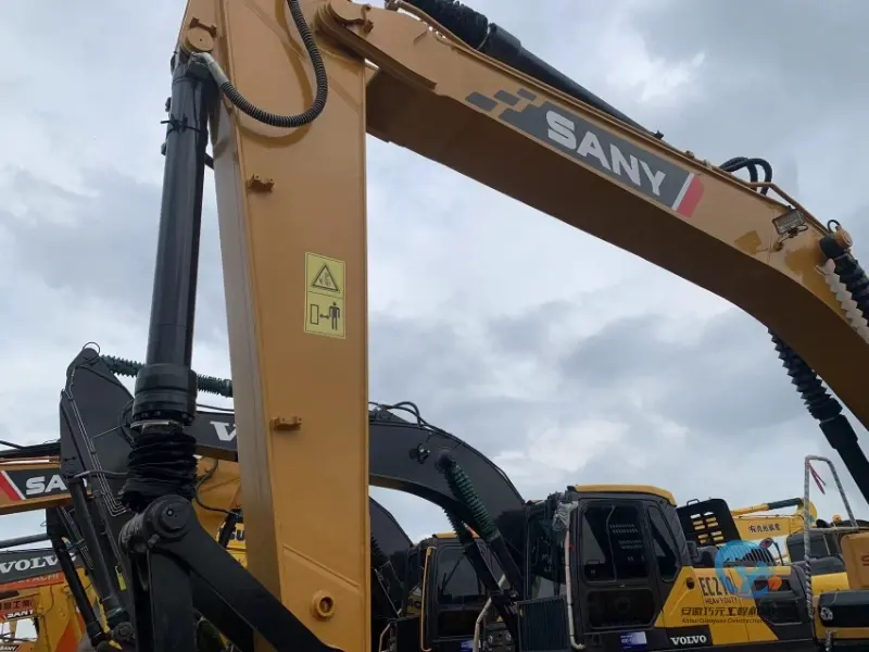 9_Used-Excavator-Sany-205C-3