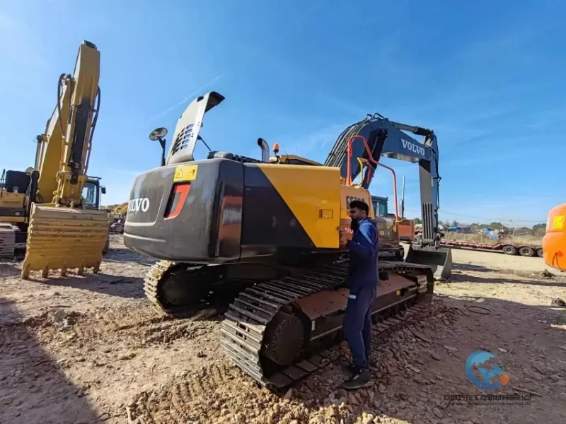 9_Used-Excavator-Volvo-EC290-11