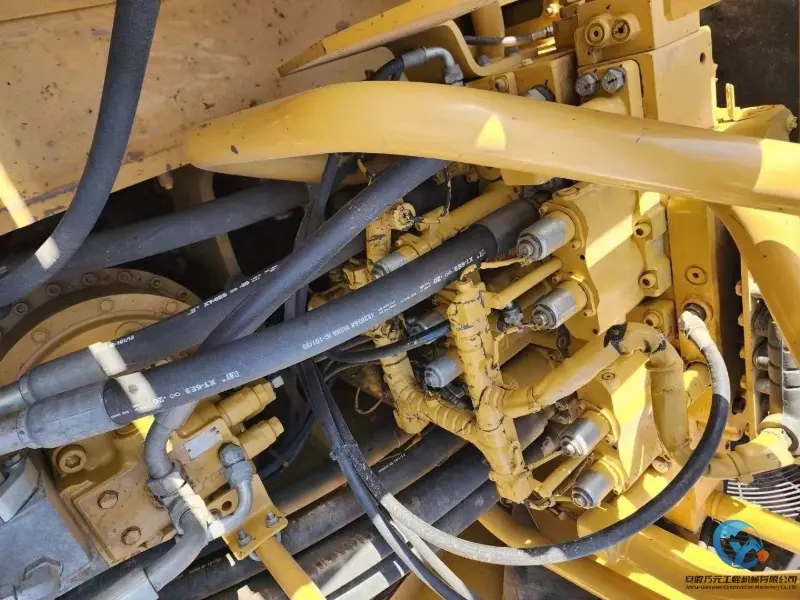 Used-Excavator-Caterpillar-390F1
