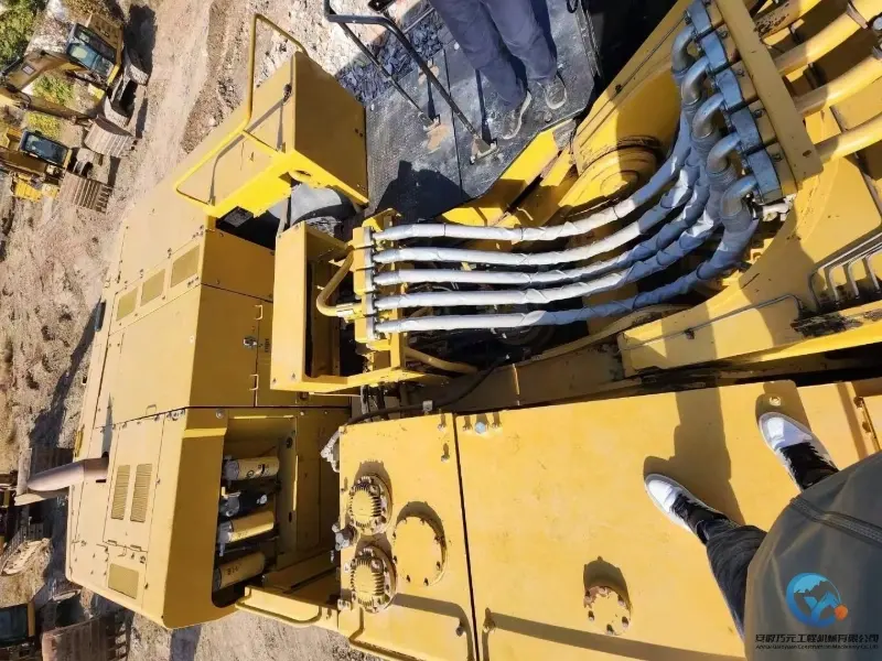Used-Excavator-Caterpillar-390F5