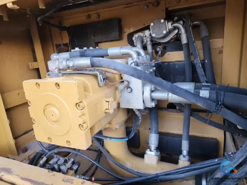 Used-Excavator-Caterpillar-390F7