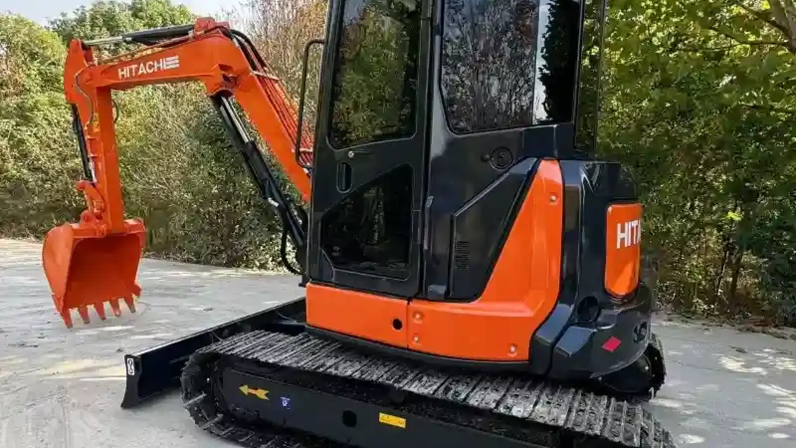 10_Used-Excavator-Hitachi-ZX55U8