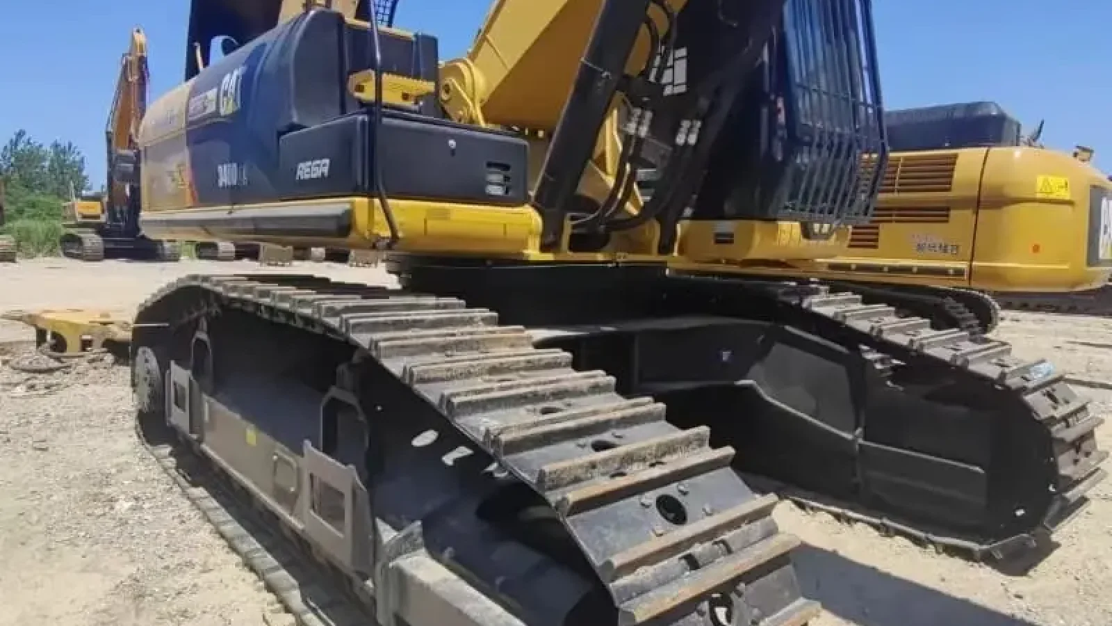 12_Used-Excavator-Caterpillar-340D6
