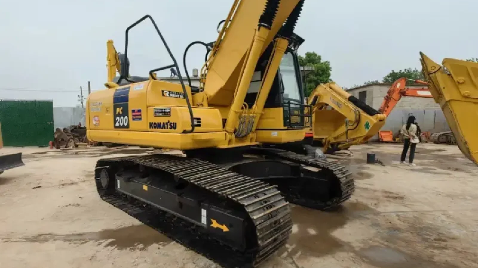 23_Used-Excavator-Komatsu-PC20023