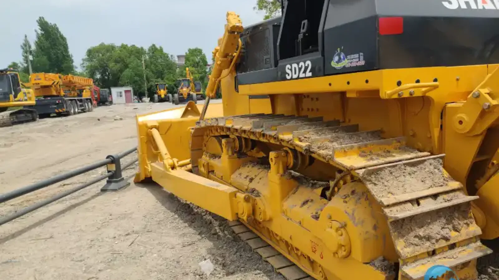 4_Used-Bulldozer-SHANTUI-SD2213