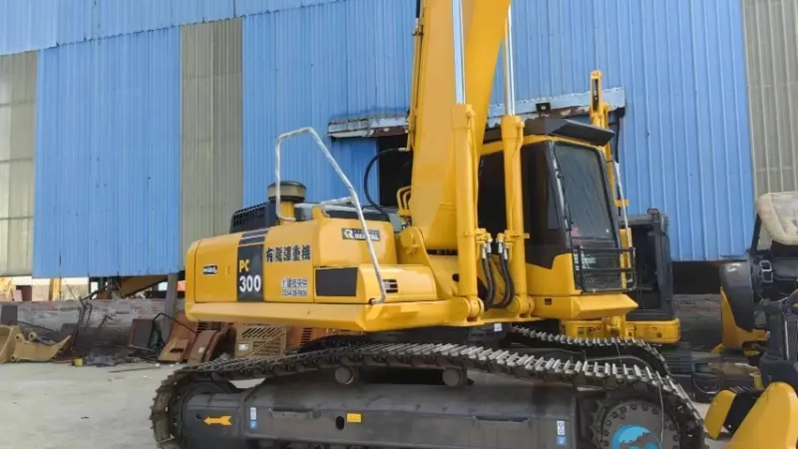 4_Used-Excavator-Komatsu-PC300-75