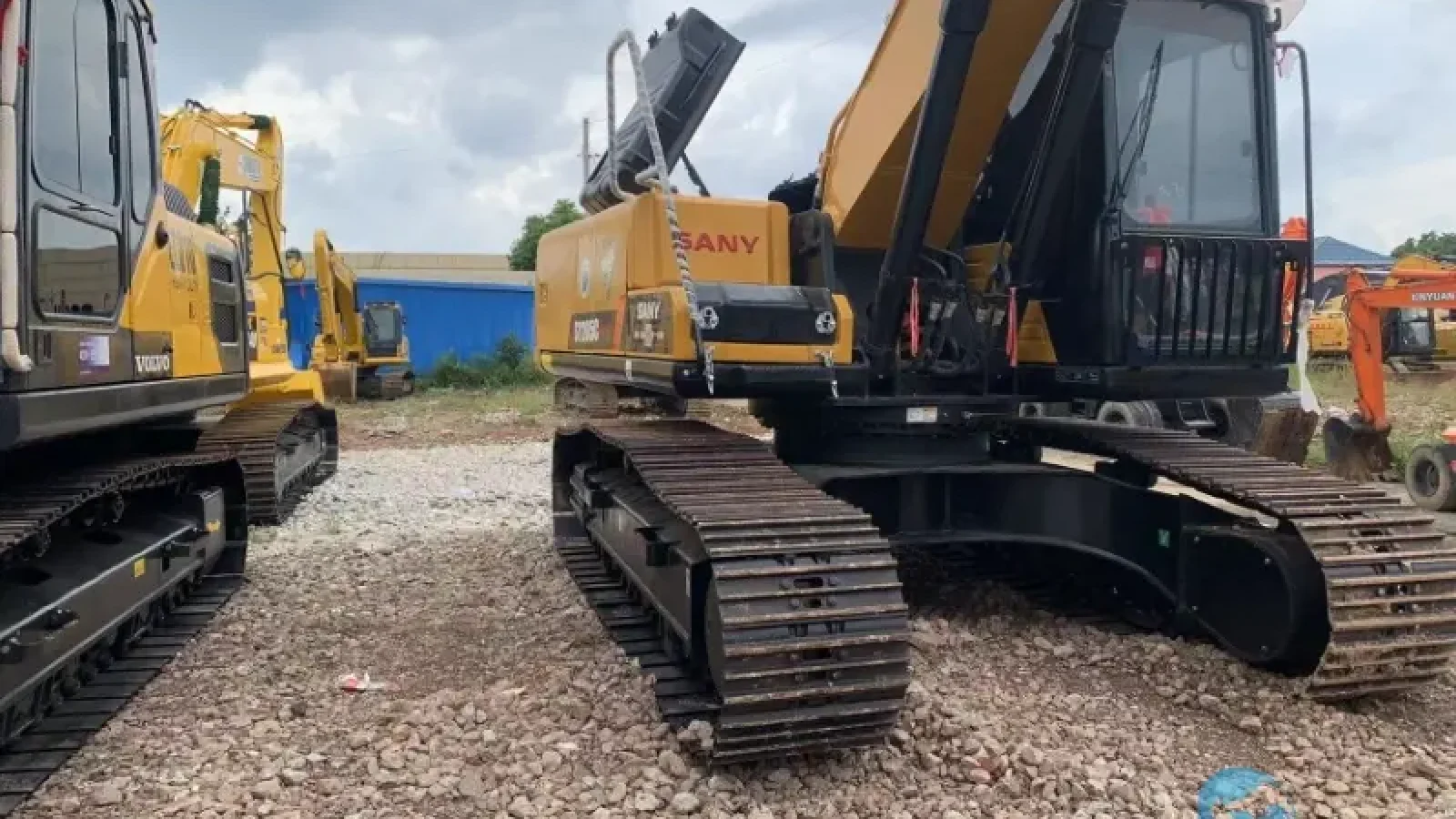 4_Used-Excavator-Sany-205C-4