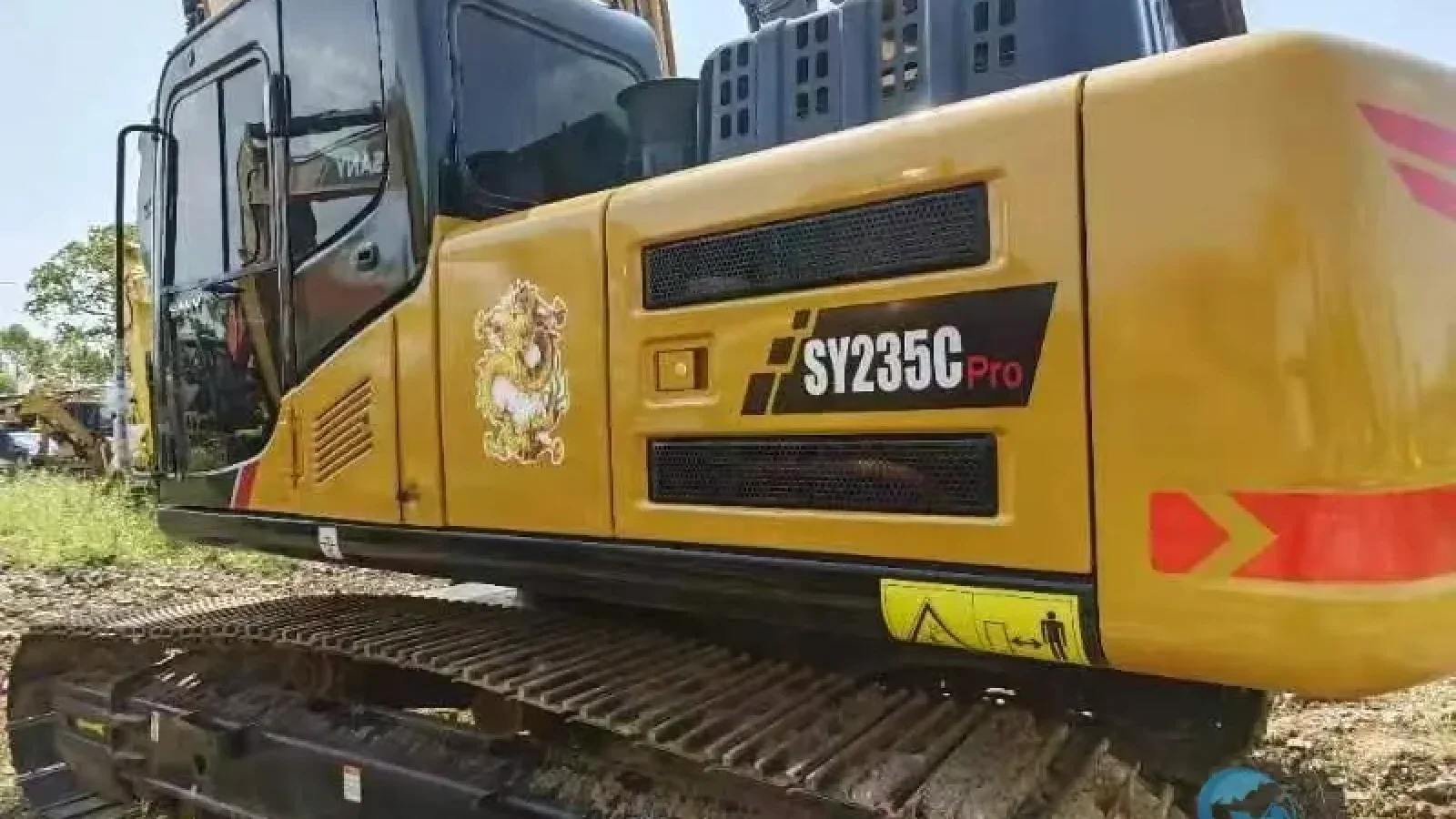 4_Used-Excavator-Sany-235C-2