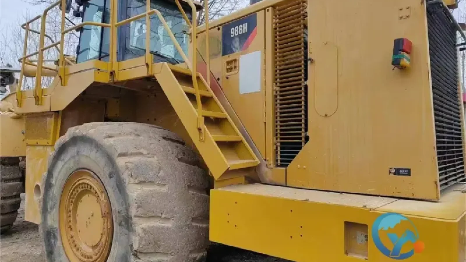 4_Used-Loader-Caterpillar-988H7