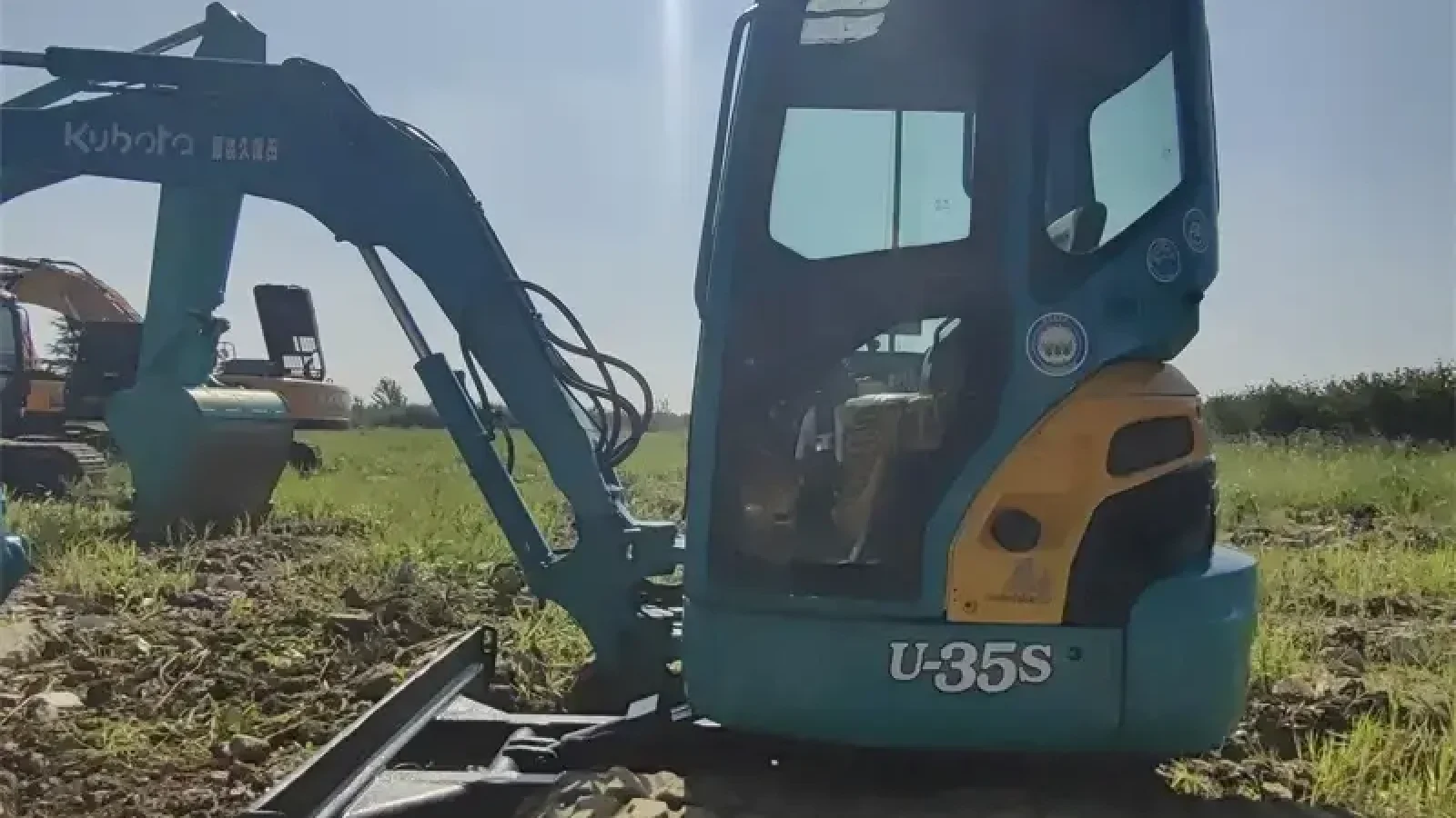 5_Used-Excavator-Kubota-U35S12-1