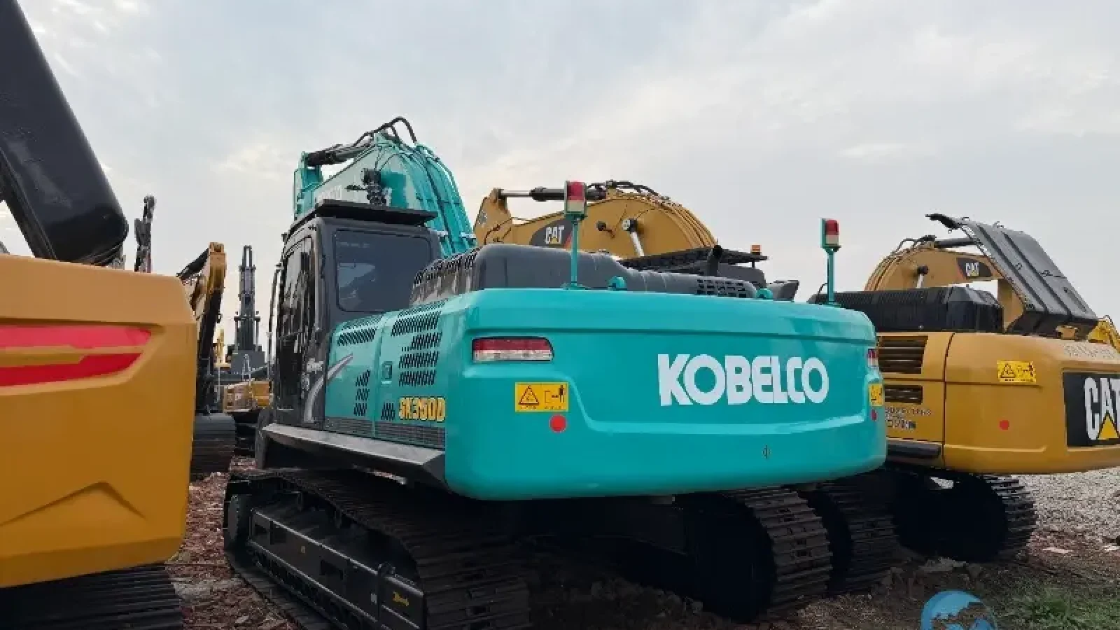 8_Used-Excavator-Kobelco-SK350LC-8-7-1