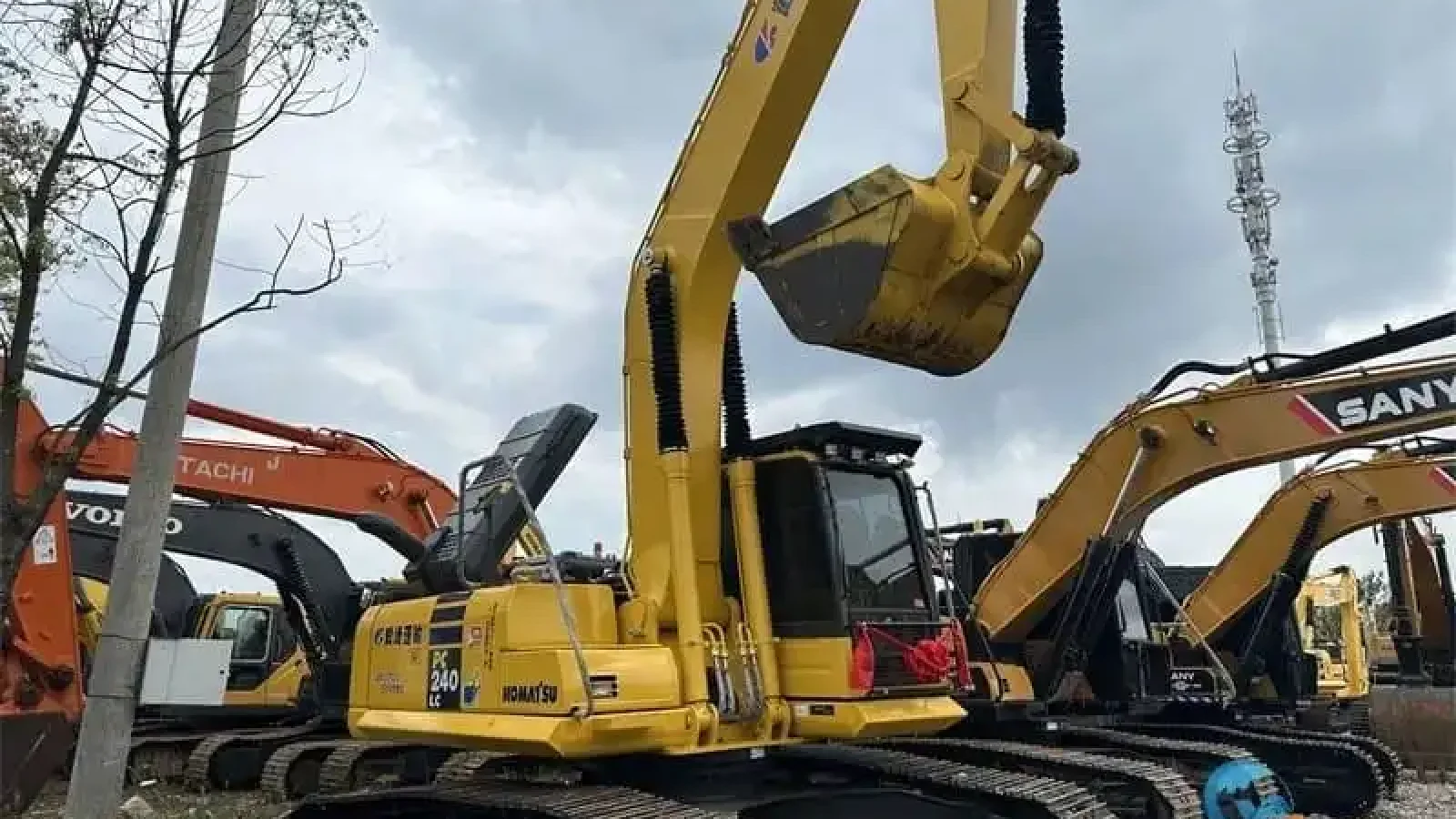 8_Used-Excavator-Komatsu-PC2402_W_800px