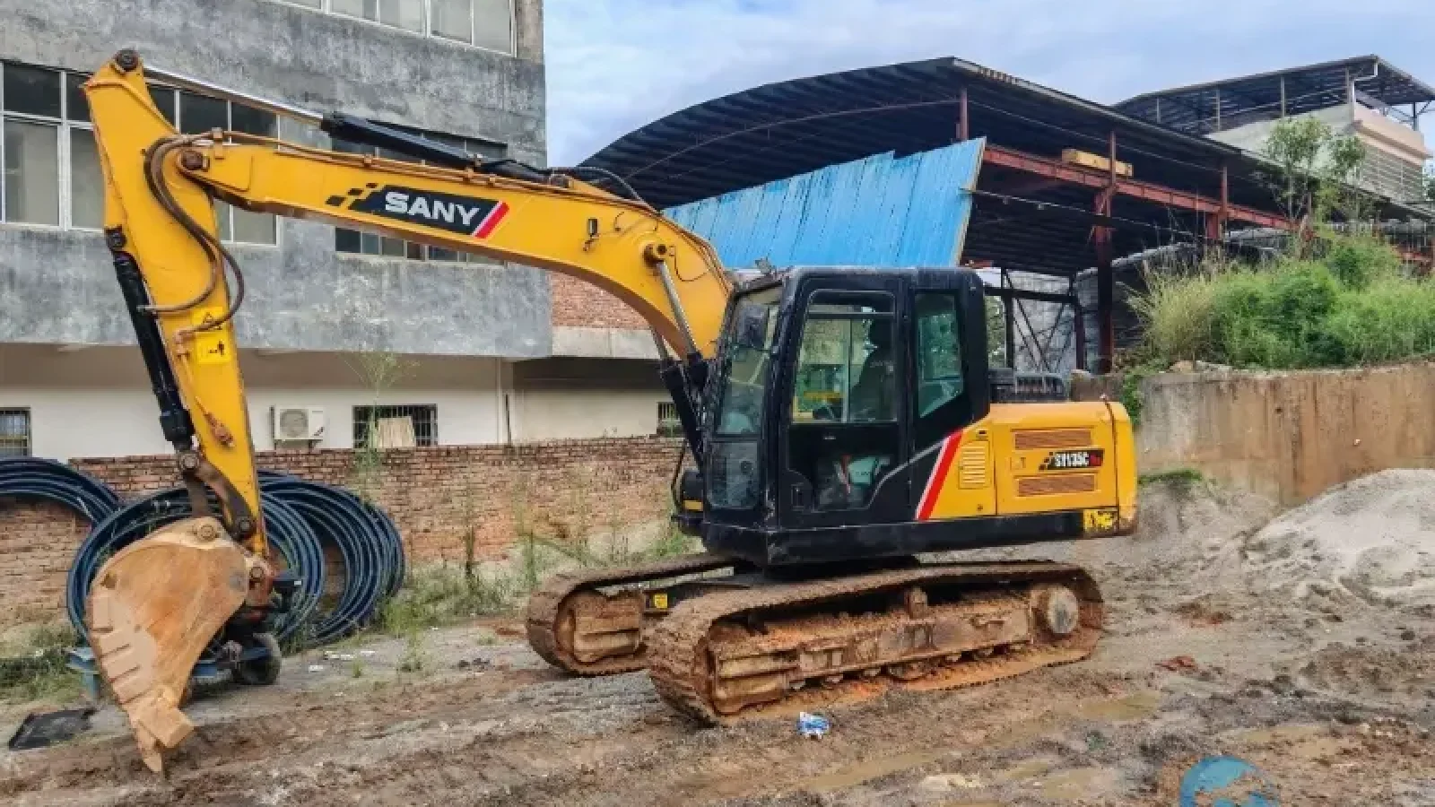 8_Used-Excavator-Sany-135C-2