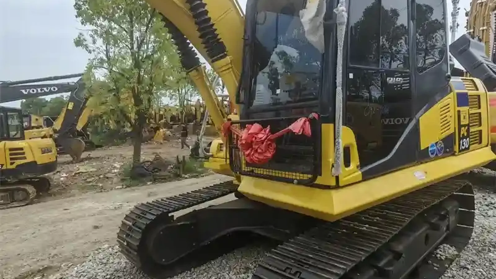 9_Used-Excavator-Komatsu-PC1302