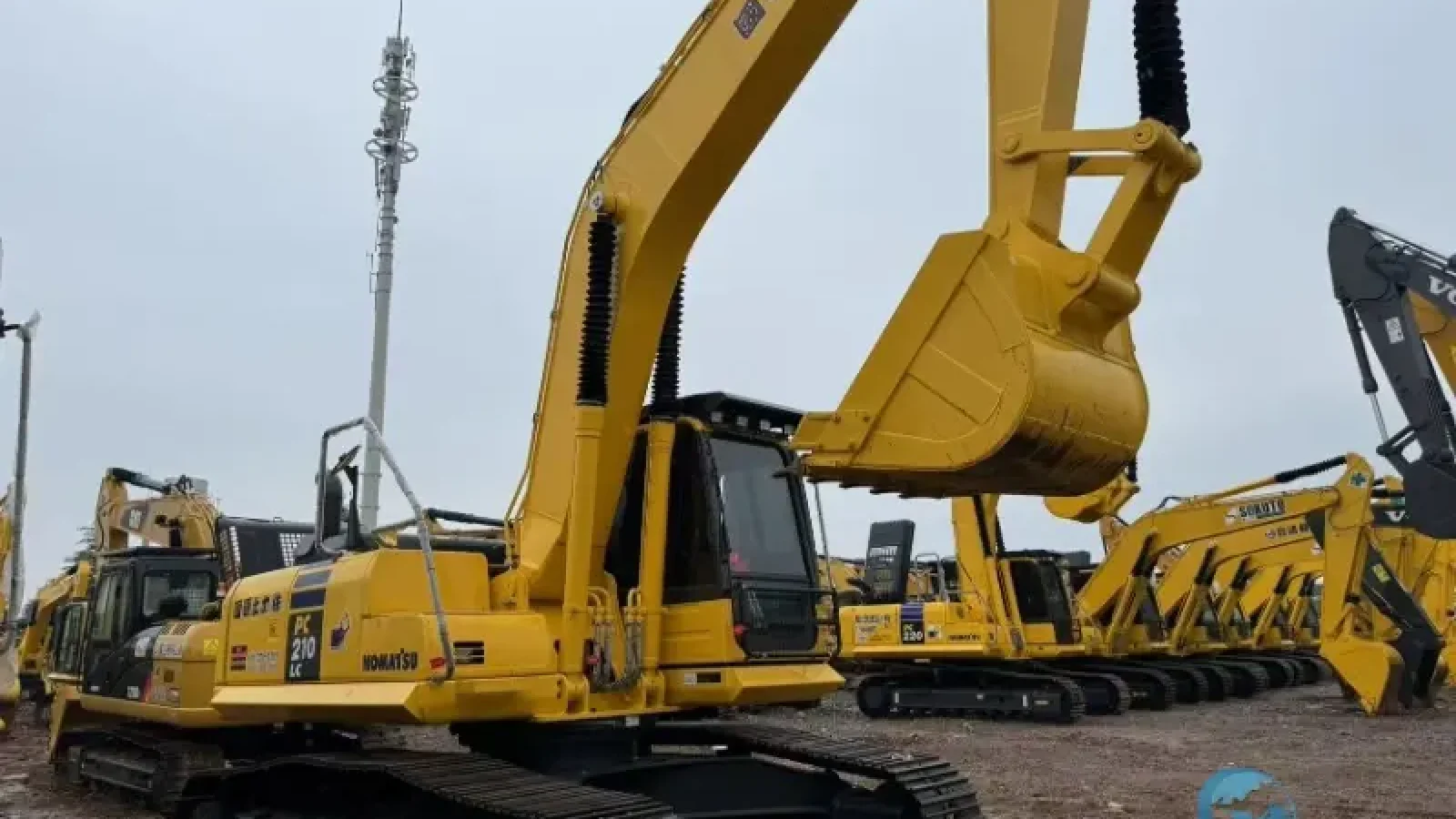 9_Used-Excavator-Komatsu-PC210LC-8-3
