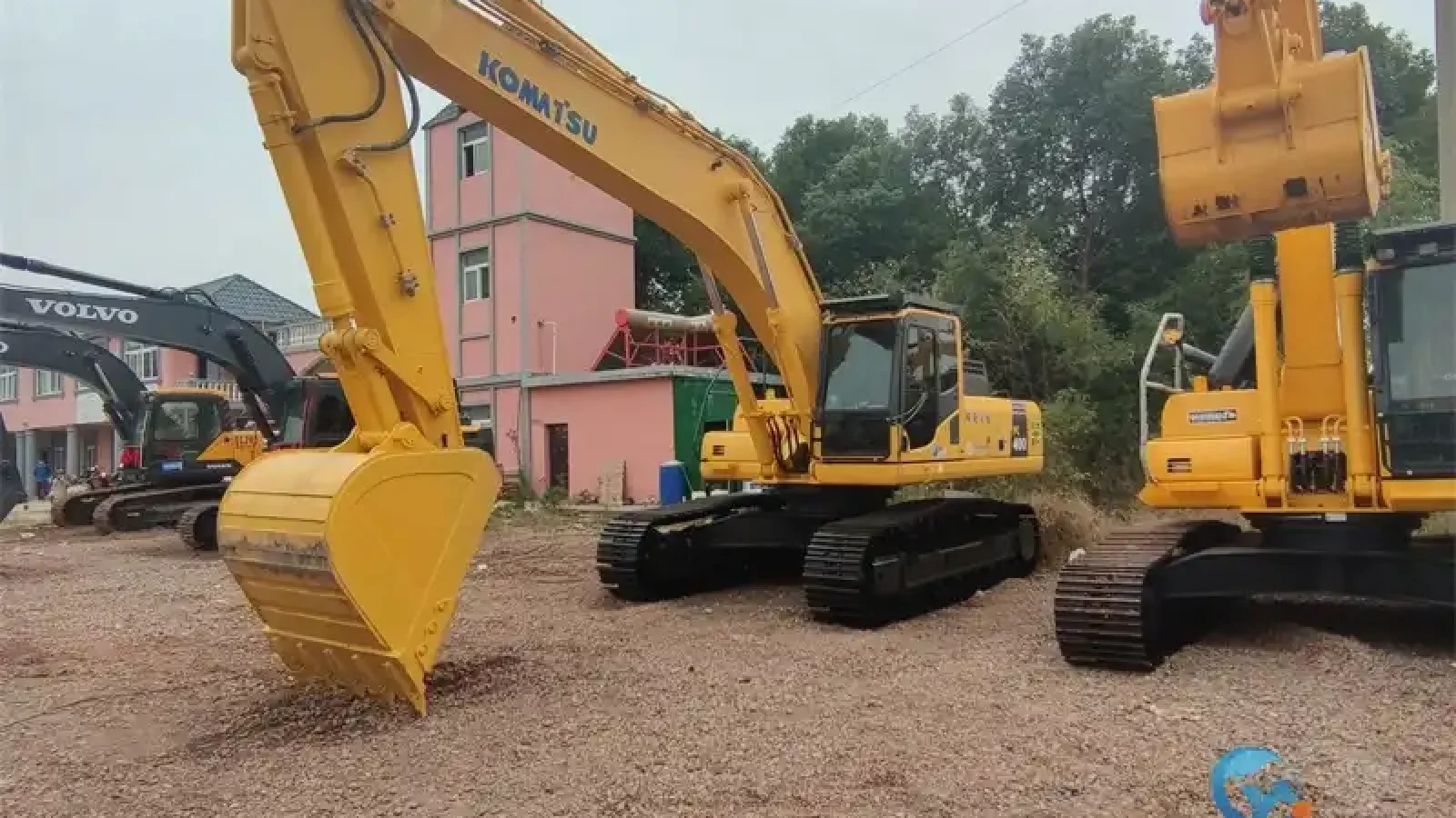 Used-Excavator-Komatsu-PC400-81