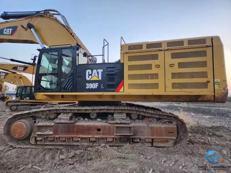 Pelleteuse Caterpillar 390F d'occasion