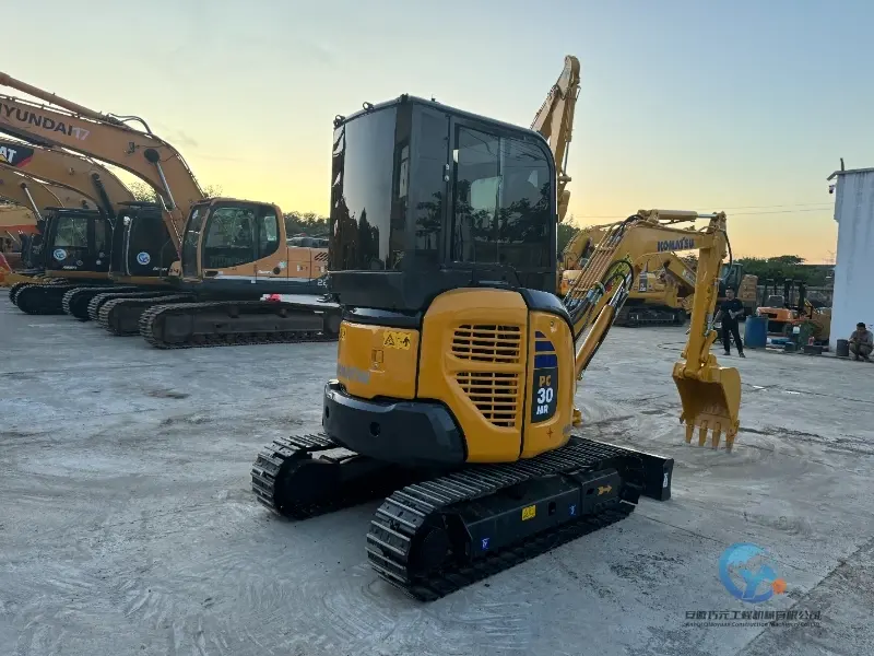 Used Excavator Komatsu PC30MR-2