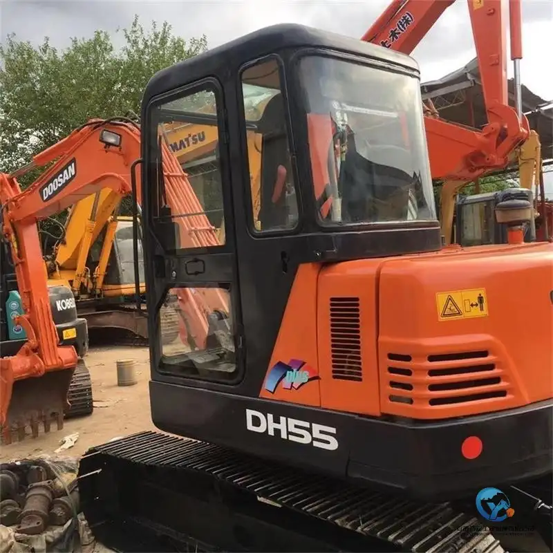 Excavateur Doosan DH55 d'occasion
