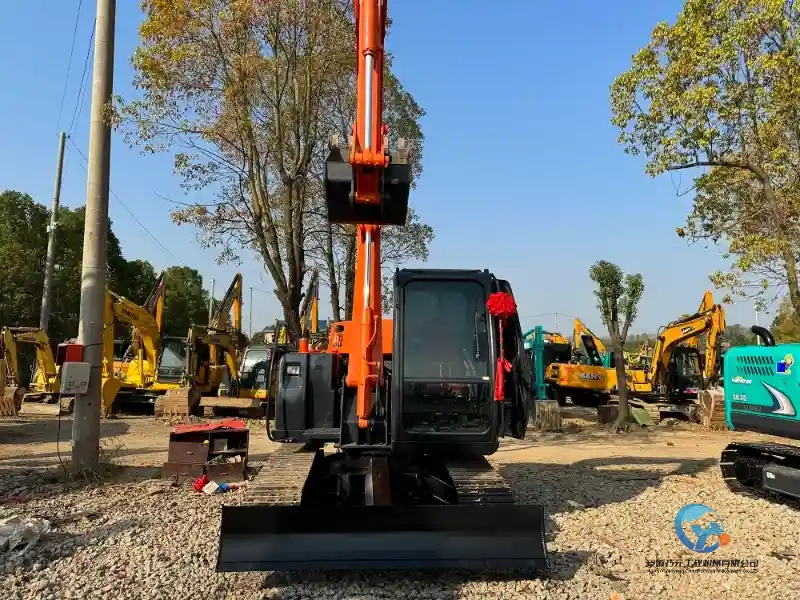 Escavadora Hitachi ZX70 usada