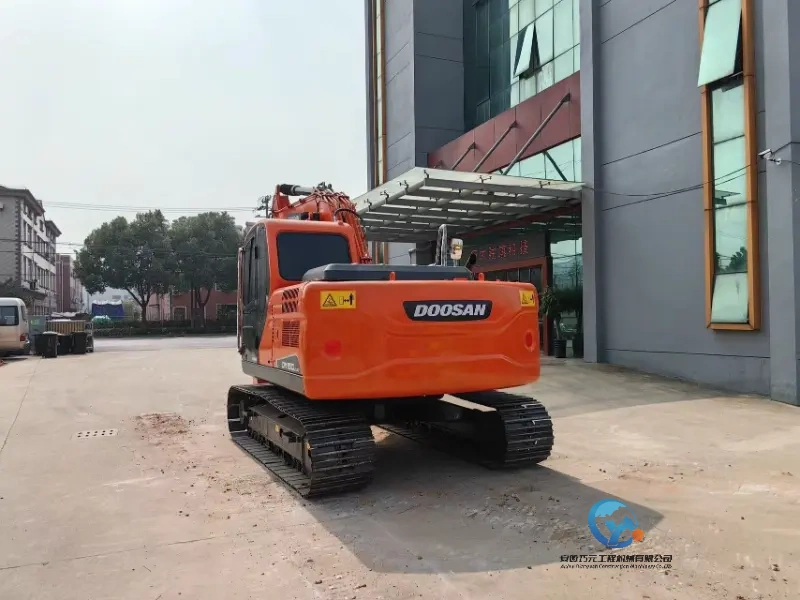 Pelle hydraulique Doosan DX150LC-9C d'occasion