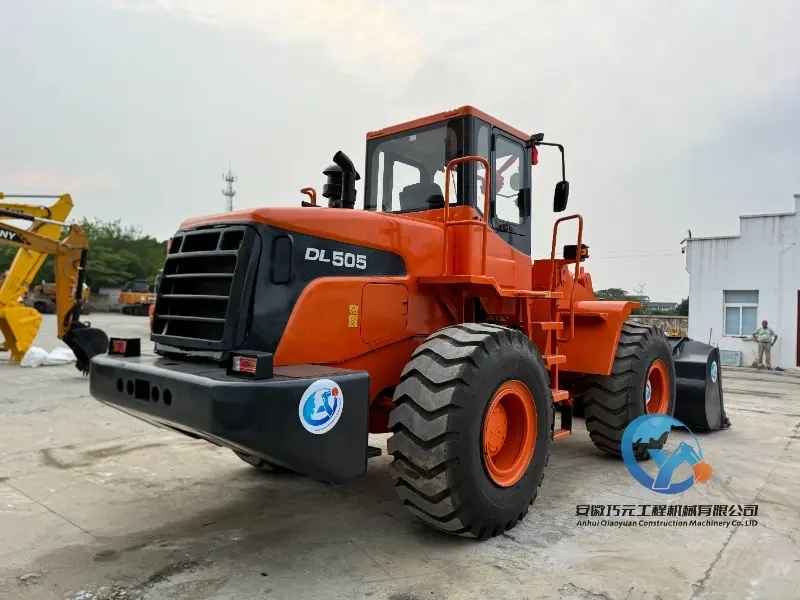 Chargeur Doosan DL505 d'occasion