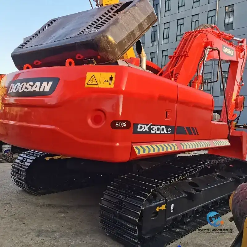 Pelle hydraulique Doosan DX300LC d'occasion