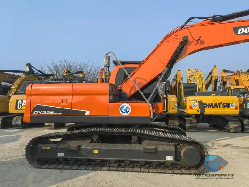 Excavatrice Doosan DX225LC-9C d'occasion