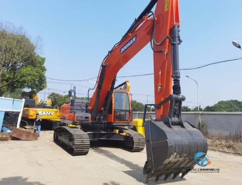 Pelle hydraulique Doosan DX300LCA d'occasion